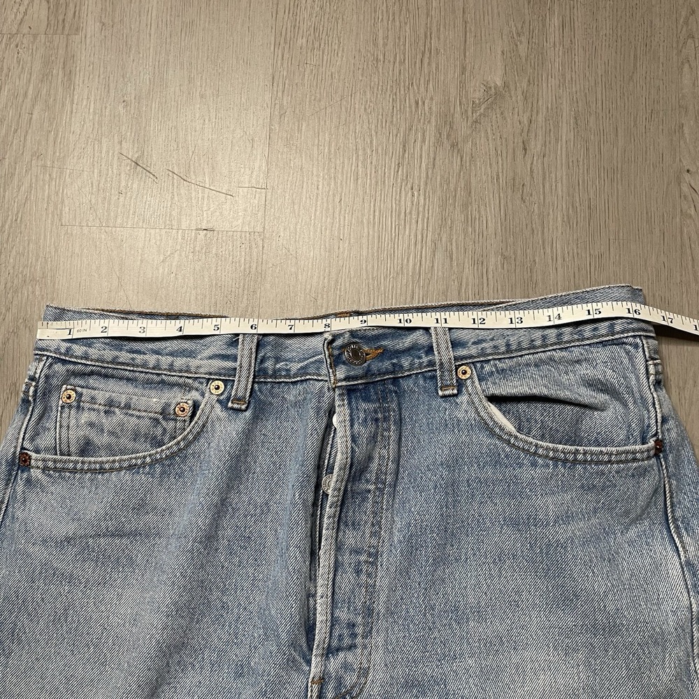 Vintage 90's Levi's 501 Denim Pants 32x33 USA Buttonfly Faded Blue Washed Jeans - Picture 13 of 13